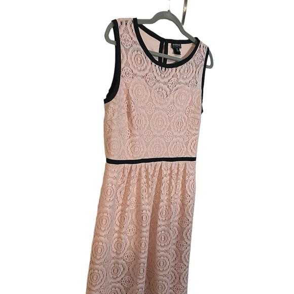 An Enfocus Studio lace dress in size 12 - Picture 2 of 7